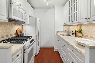 201 E 66th St, New York City, NY 10065 - Photo 4