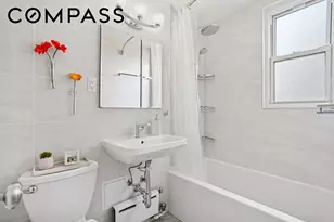 310 E 49th St, New York City, NY 10017 - Photo 4