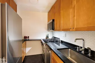 240 E 55th St, New York City, NY 10022 - Photo 6