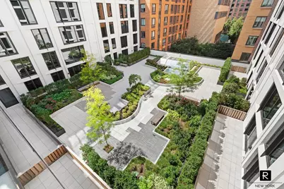 500 W 45th Street #305, New York City, NY 10036 - Photo 16