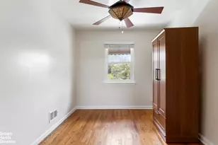 1263 E 222nd St, New York City, NY 10469 - Photo 8