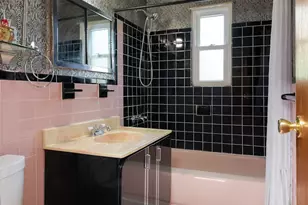 1263 E 222nd St, New York City, NY 10469 - Photo 10