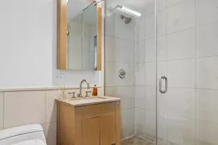 350 W 42nd St, New York City, NY 10036 - Photo 12