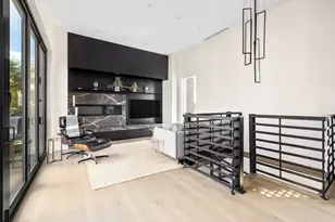 252 W 30th St, New York City, NY 10001 - Photo 4