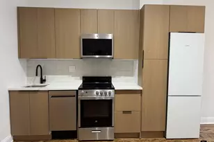 140 W 69th St, New York City, NY 10023 - Photo 4