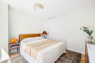 315 W 70th St, New York City, NY 10023 - Photo 6