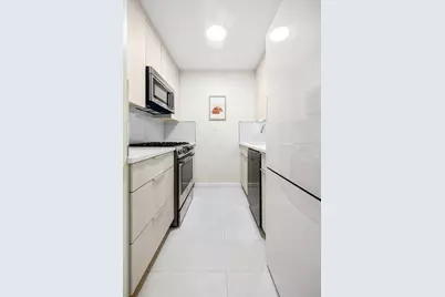 315 W 70th Street #14B2, New York City, NY 10023 - Photo 8