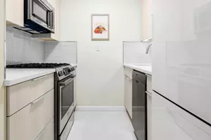 315 W 70th St, New York City, NY 10023 - Photo 8