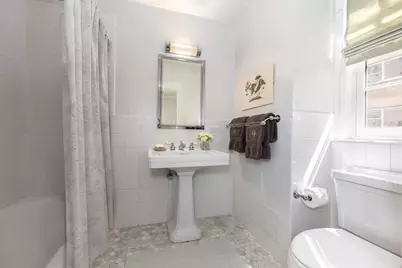 7 Gracie Square #6C, New York City, NY 10128 - Photo 8