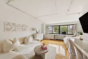 201 W 21st St, New York, NY 10011 - Photo 1