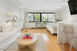 201 W 21st St, New York City, NY 10011 - Photo 2