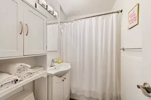 201 W 21st St, New York City, NY 10011 - Photo 6