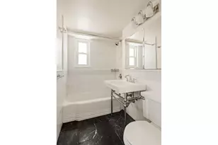345 E 56th St, New York City, NY 10022 - Photo 16
