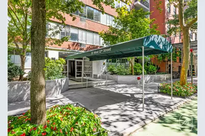 15 W 12th Street #6E, New York, NY 10011 - Photo 20