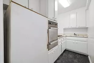 360 W 22nd St, New York City, NY 10011 - Photo 8