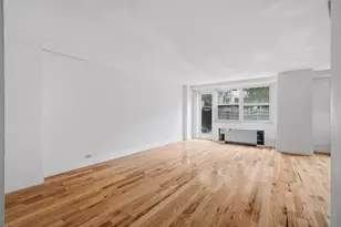 360 W 22nd St, New York City, NY 10011 - Photo 2