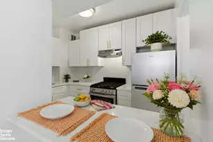 400 E 17th St, New York City, NY 11226 - Photo 6