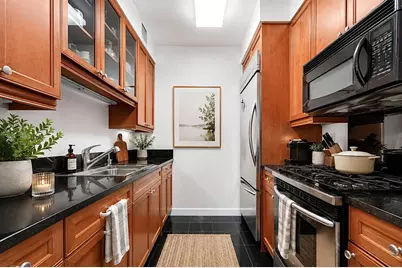 220 Riverside Boulevard #21-E, New York, NY 10069 - Photo 4