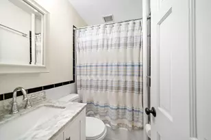 132 W 71st St, New York City, NY 10023 - Photo 6