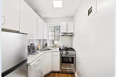 321 E 48th Street #9D, New York, NY 10017 - Photo 12