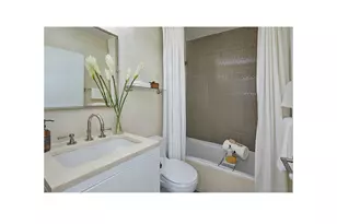 212 E 47th St, New York City, NY 10017 - Photo 6