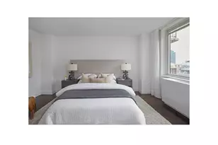 212 E 47th St, New York City, NY 10017 - Photo 2