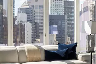 207 E 57th St, New York City, NY 10022 - Photo 4