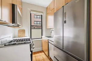 230 E 71st St, New York City, NY 10021 - Photo 4