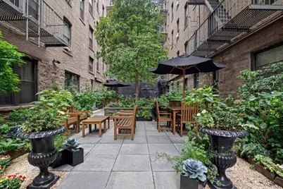 85 Barrow Street #5R, New York City, NY 10014 - Photo 6
