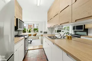 305 E 24th St, New York City, NY 10010 - Photo 8