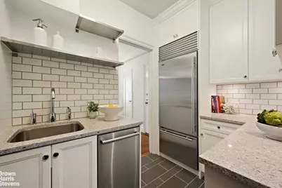 11 W 69th Street #2B, New York, NY 10023 - Photo 8