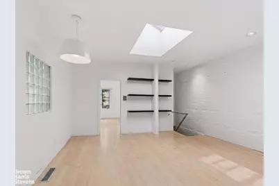 331 Vanderbilt Avenue, New York City, NY 11205 - Photo 1