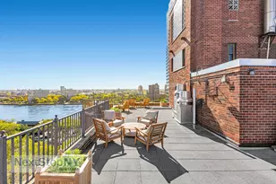 520 E 76th St, New York City, NY 10021 - Photo 8