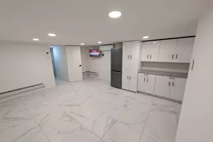 2710 E 23rd St, New York City, NY 11235 - Photo 22