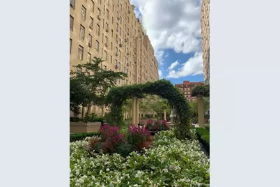 333 W 56th Street #8C, New York, NY 10019 - Photo 12