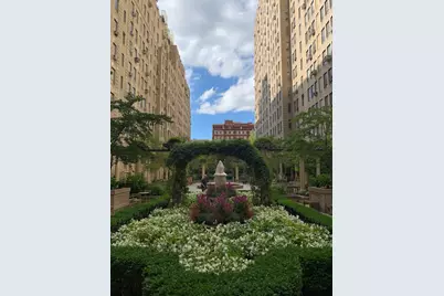 333 W 56th Street #8C, New York, NY 10019 - Photo 10