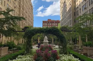 333 W 56th St, New York, NY 10019 - Photo 10