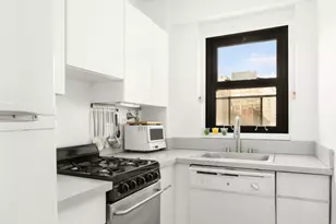 201 W 21st St, New York City, NY 10011 - Photo 8