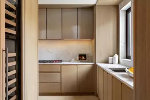 142 W 21st St, New York City, NY 10011 - Photo 10