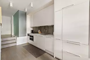 451 W 22nd St, New York, NY 10011 - Photo 6