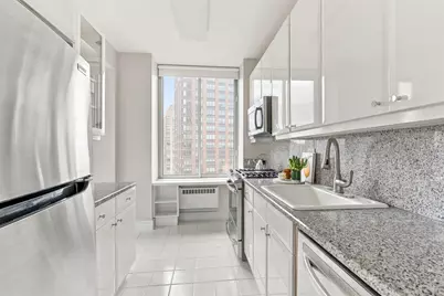 200 Riverside Boulevard #25E, New York City, NY 10069 - Photo 2