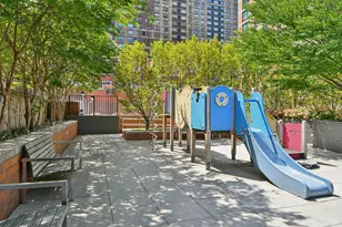 215 E 96th St, New York City, NY 10128 - Photo 10