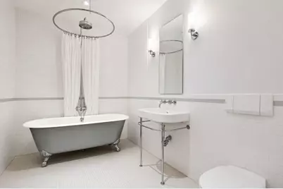 335 W 38th Street #3, New York City, NY 10018 - Photo 8