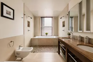 335 W 38th St, New York City, NY 10018 - Photo 10