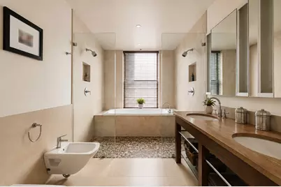 335 W 38th Street #3, New York City, NY 10018 - Photo 10