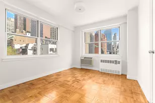 300 E 71st St, New York City, NY 10021 - Photo 8