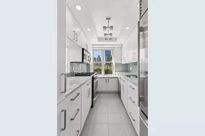 370 E 76th Street #A1808, New York City, NY 10021 - Photo 6