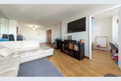135 Ocean Parkway #8T, Brooklyn, NY 11218 - Photo 2