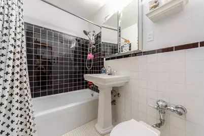 135 Ocean Parkway #8T, Brooklyn, NY 11218 - Photo 6