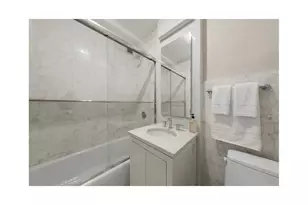 300 E 55th St, New York, NY 10022 - Photo 8